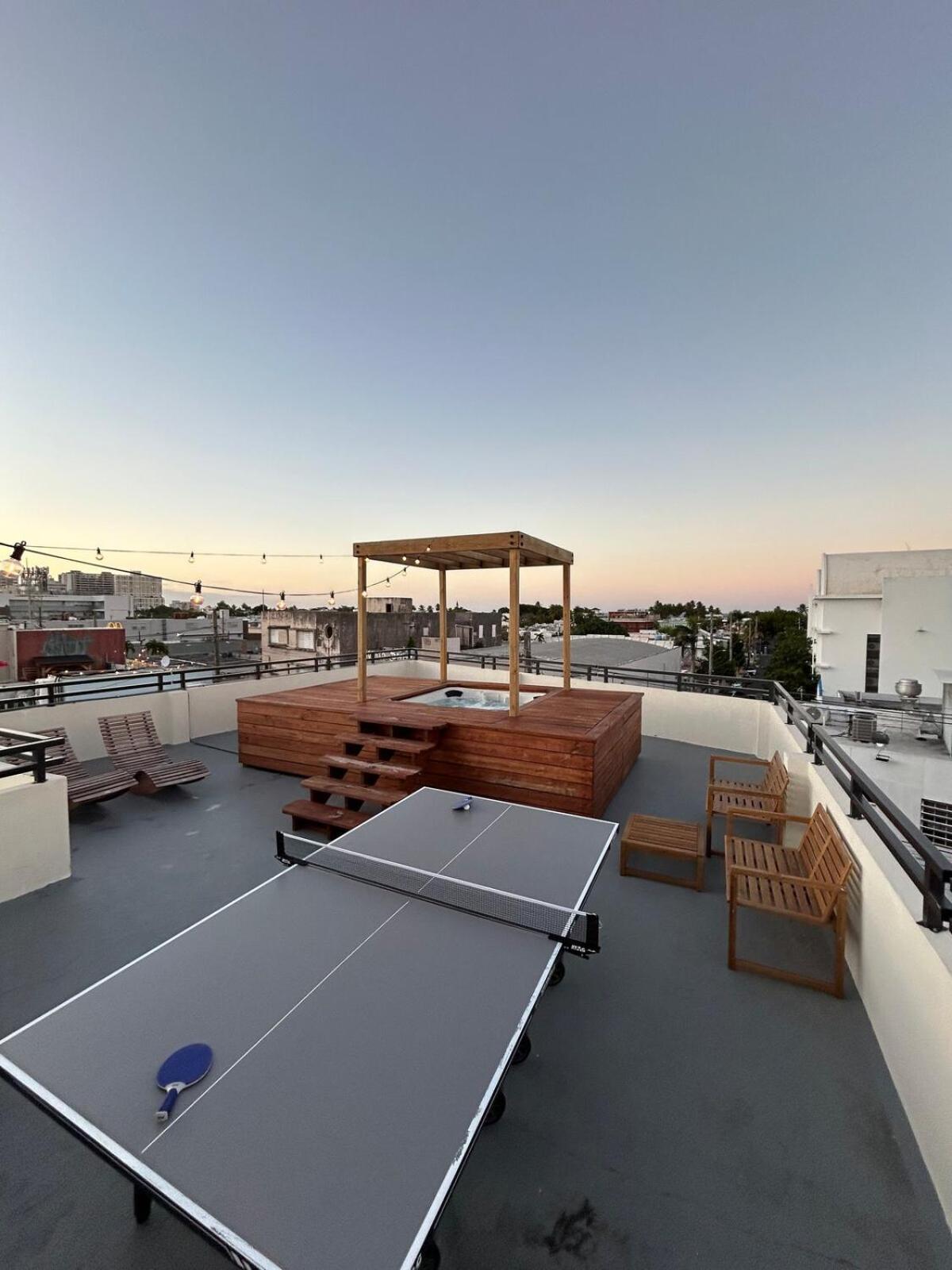 Sunny Escape Pool Apartment San Juan Exterior photo